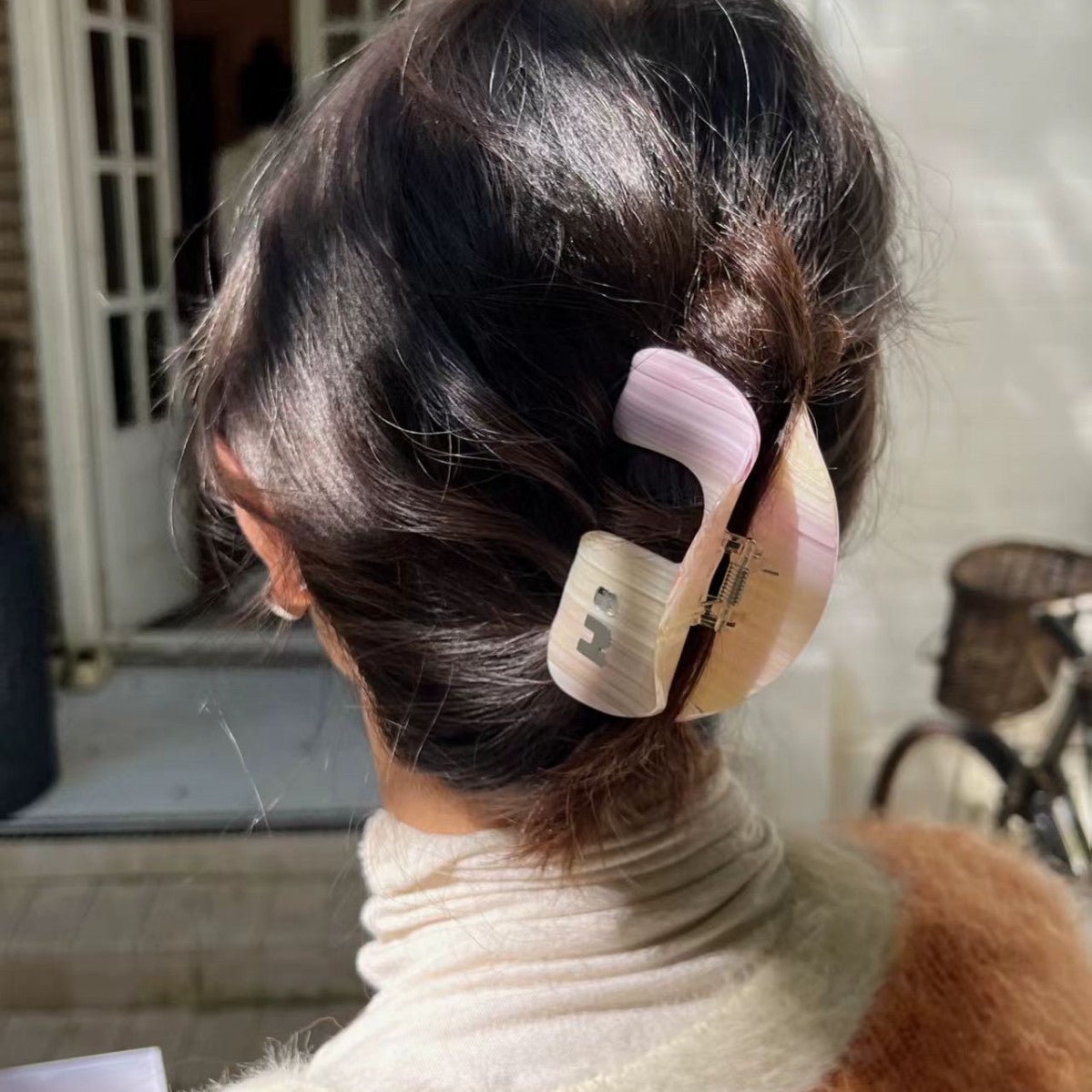 Tagi Hair Claw