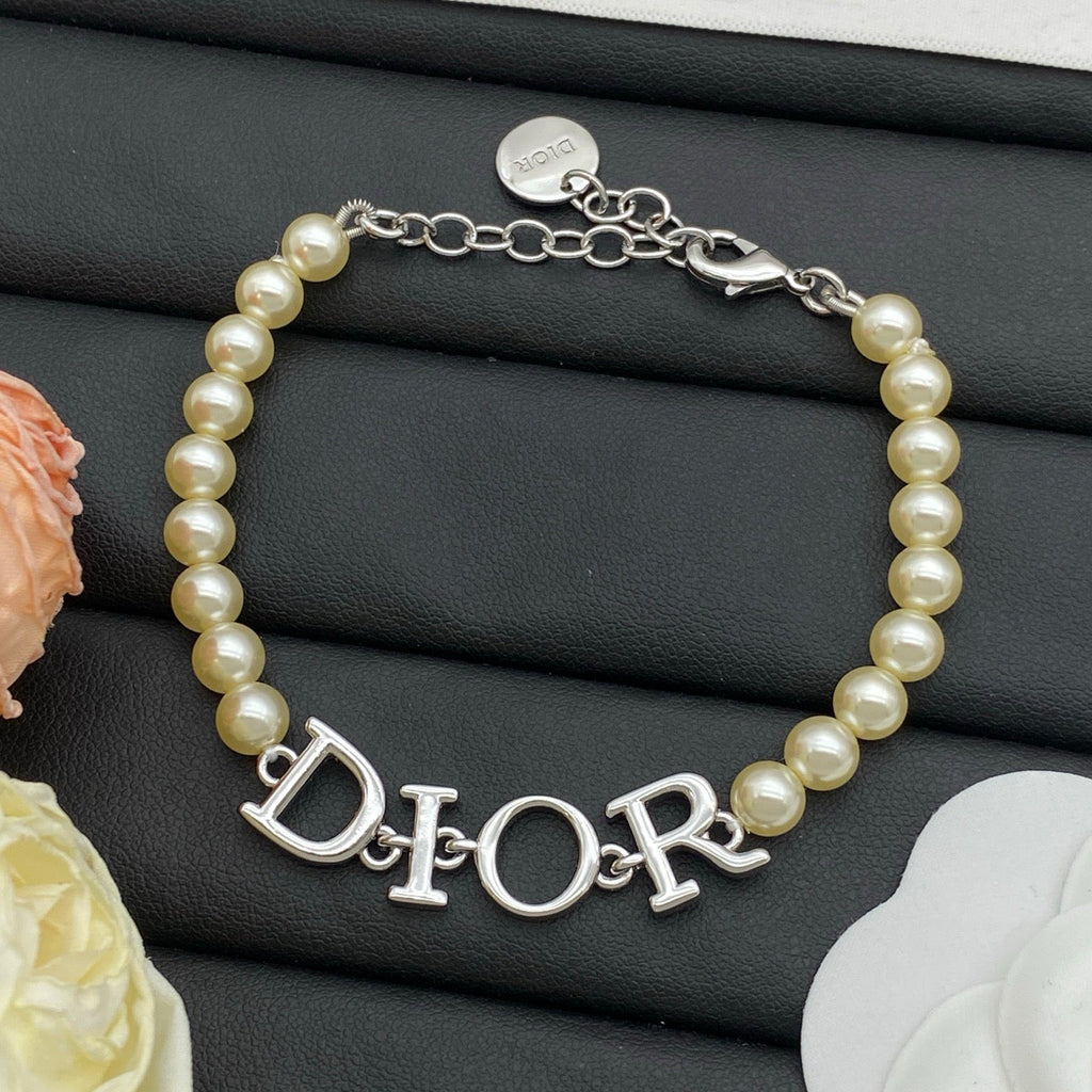 Dior Pearl Letter Necklace Bracelet