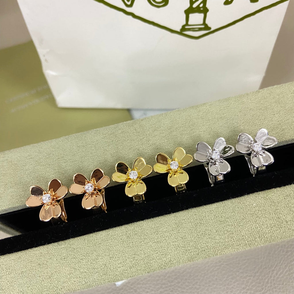 VCA Three Leave Flower Earstud